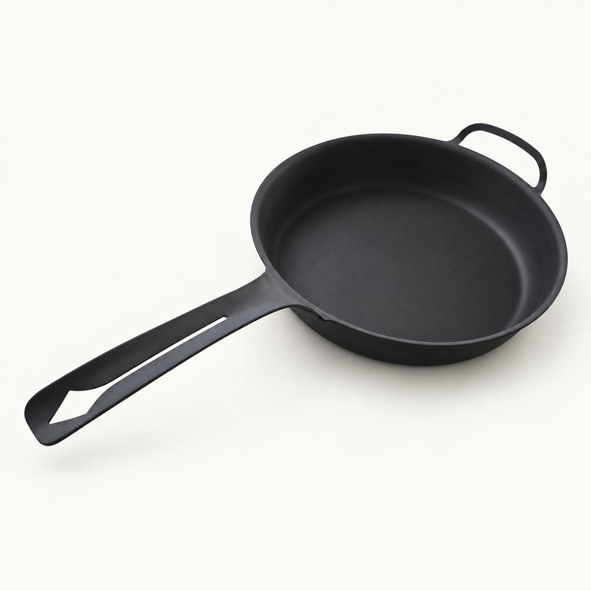 Yahgan Black Series 30cm carbon steel frying pan, one-piece forged with a helper handle