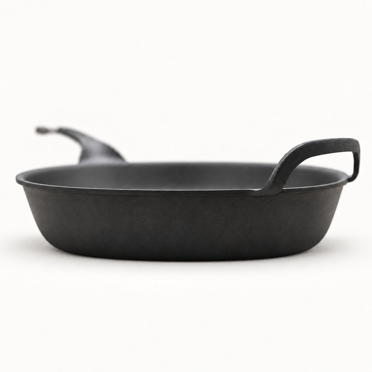 Yahgan Black Series 30cm carbon steel pan showing the front helper handle