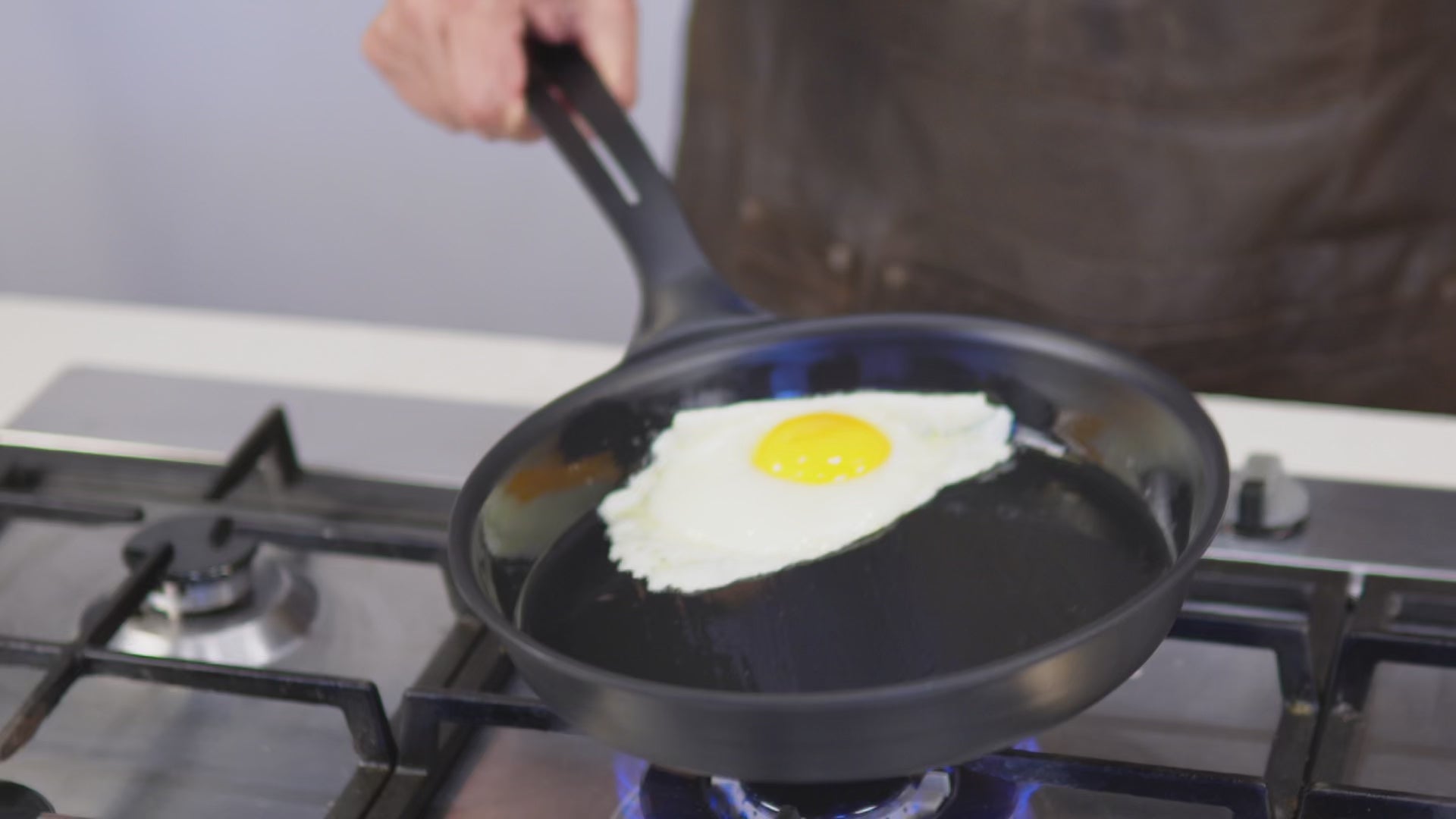 Sliding Egg.mp4__PID:96643118-b0de-48b3-9f4b-3c858a2393c0